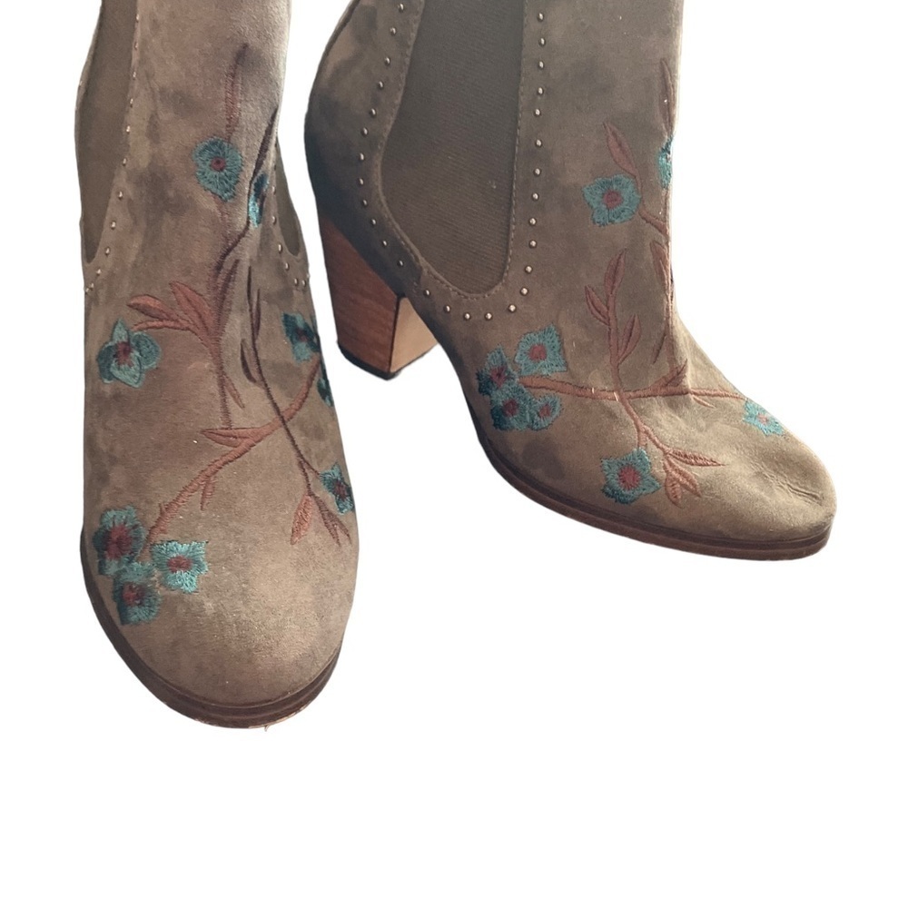 Crown Vintage Beige  Green Embossed Beads Suede 2.5” Heeled Ankle Boots SlipOn 6 - Picture 6 of 12